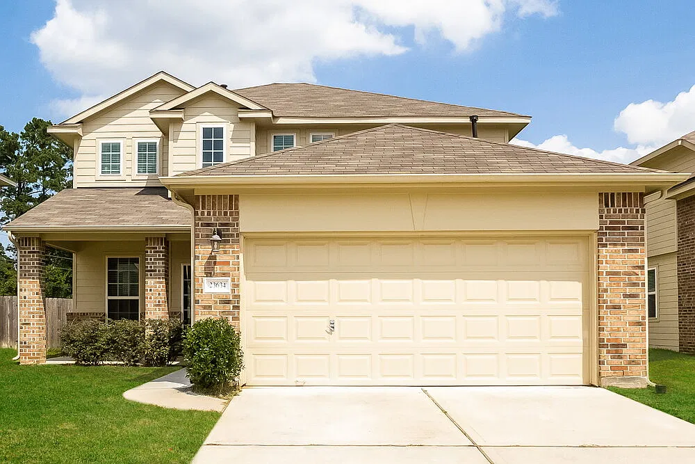 4 bed, 2.0 bath, 2153 sqft, $2,195 — Photo 1