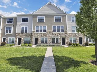 483 Autumn Ridge Cir, Pickerington, OH 43147