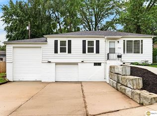 7520 Terry Dr, La Vista, NE 68128