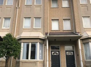 28 Rosebank Dr #107, Toronto, ON M1B 5Z1