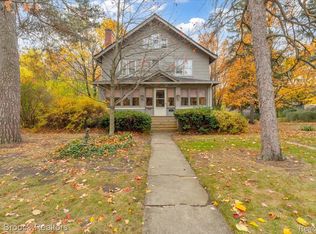 11 Poplar Park Blvd, Pleasant Ridge, MI 48069