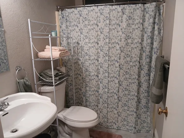 25925 Narbonne Ave, Lomita, CA 90717