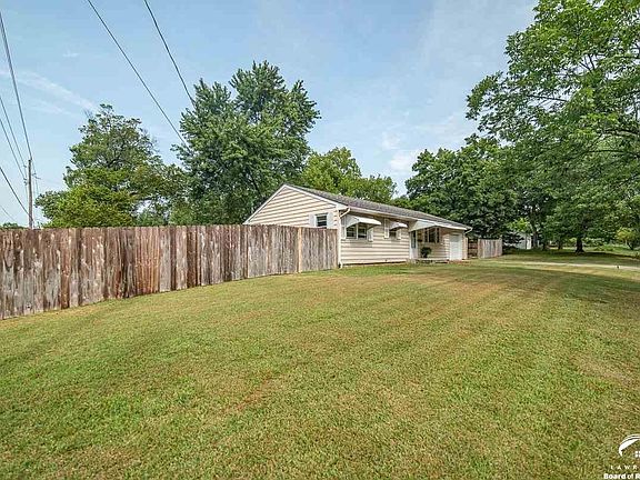 2043  Hillview Lawrence, KS listing photo #3