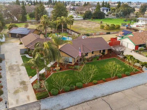 1211 Mae Carden Street, Visalia, CA 93291