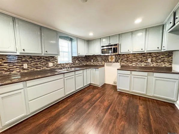8682 Caliente Ave, Denham Springs, LA 70726