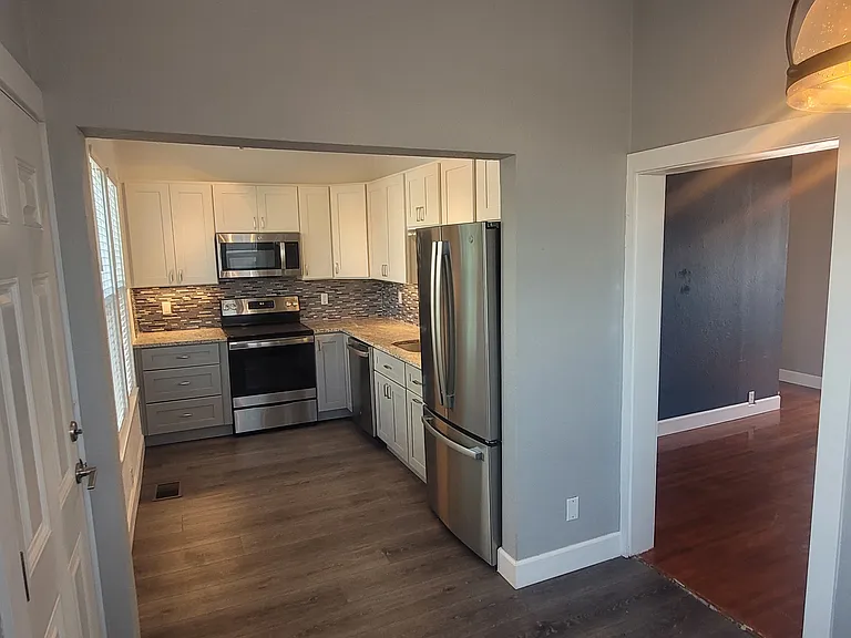 403 Earl St #1 — Photo 3
