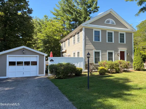 9 Interlaken Rd, Stockbridge, MA 01262