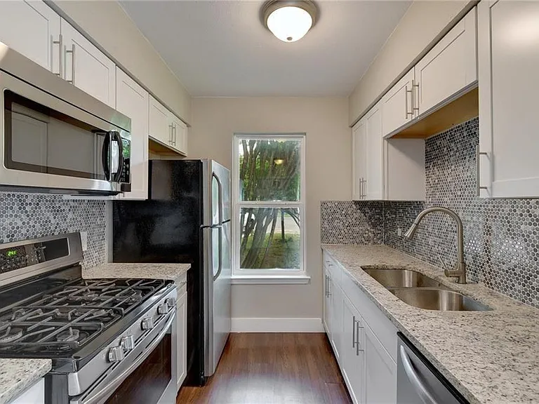7504 Carver Ave #A — Photo 5