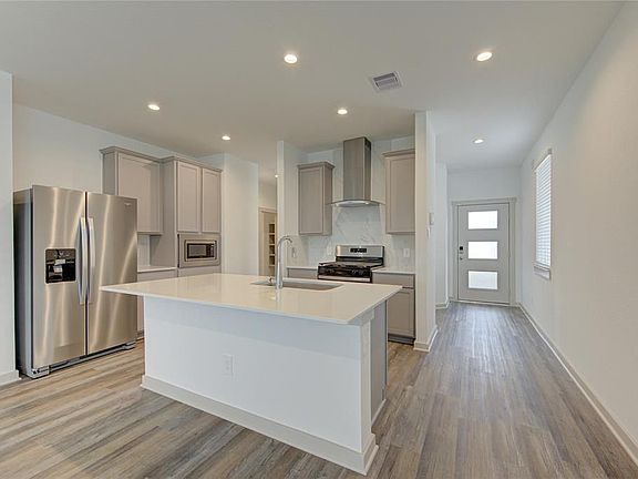 4th image of 3013 Stamford Hill Ln