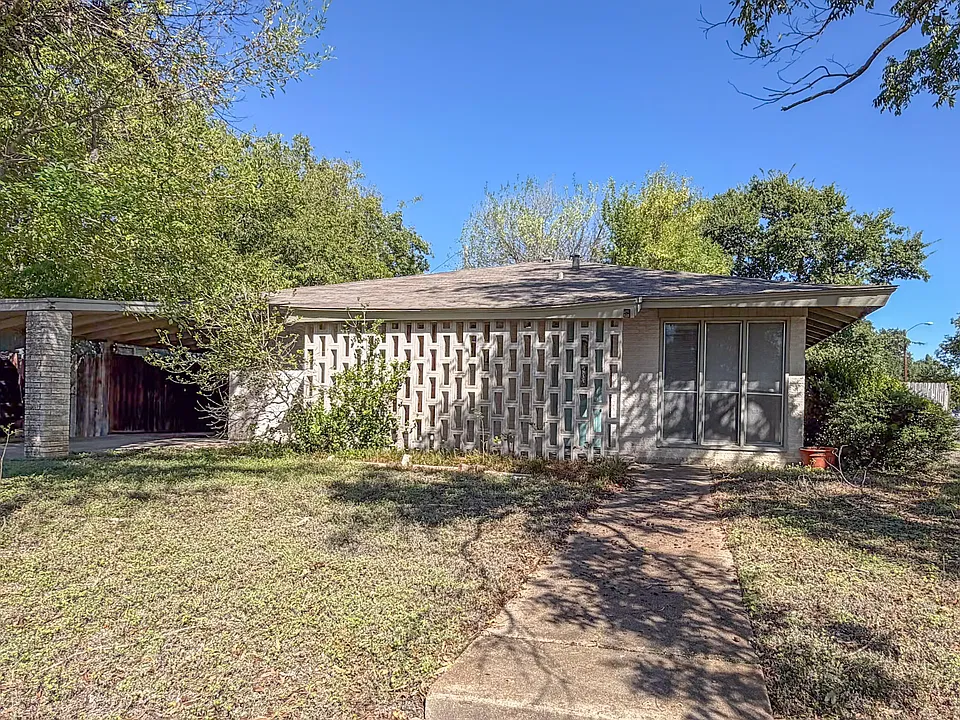 6601 Berry Dr