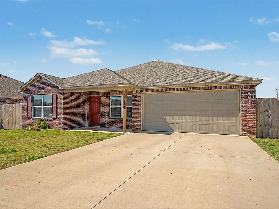1st image of 811 Tanner Dr