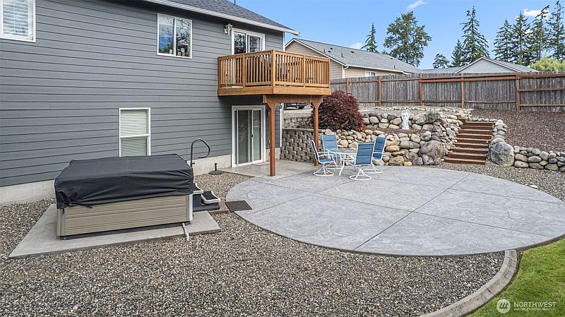 2nd image of 905 Cody Street SE