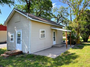 1521 W 4th Ave APT D, Hutchinson, KS 67501