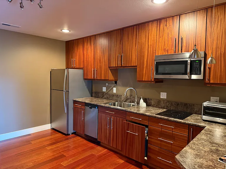 4922 Coronado Ln #B — Photo 3