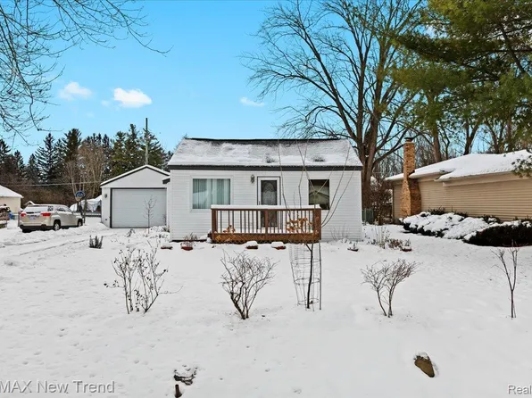 33503 Stocker St, Farmington Hills, MI 48335