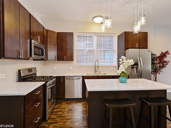 3rd image of 1332 N Campbell Ave APT 1