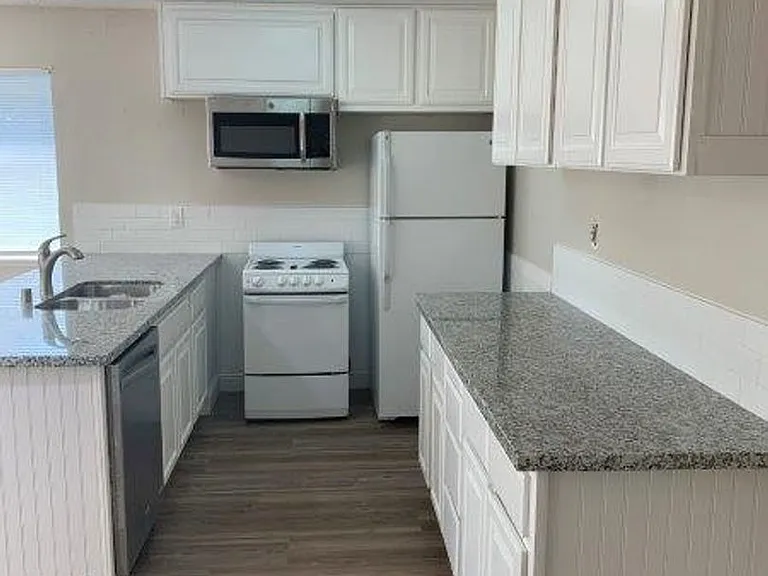 5552 Keoncrest Cir #4 — Photo 5