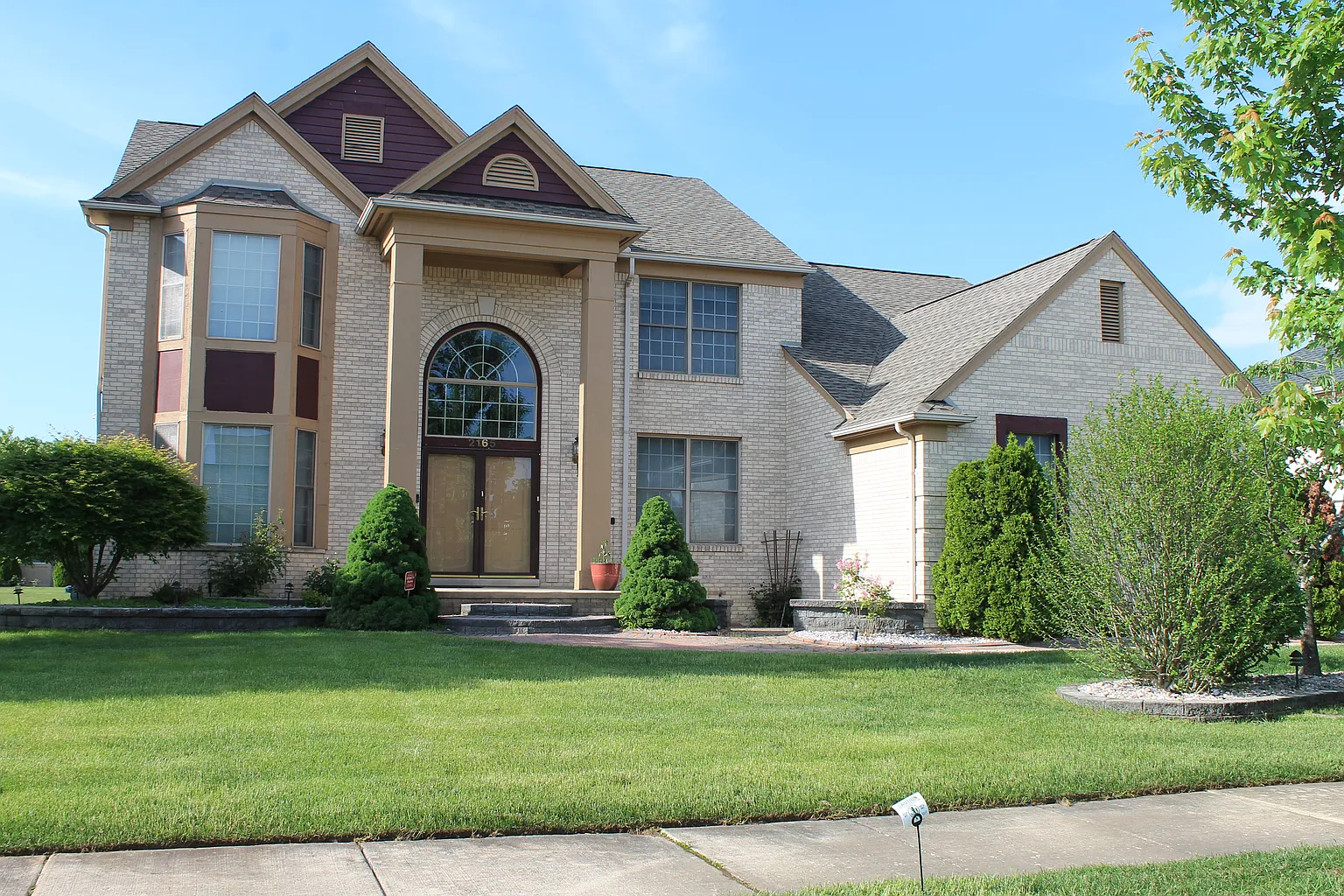 2165 Rolling Stone Dr photo 1