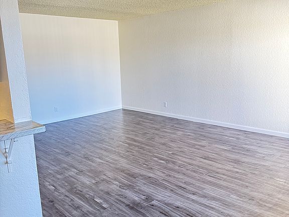 5th image of 18144 Burbank Blvd Unit 103