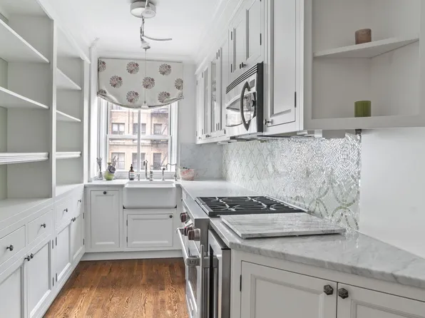 400 East 59th Street 4C image 3 of 10