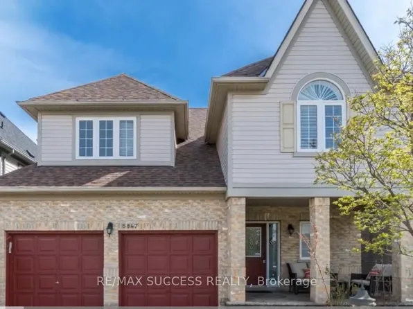 5847 Summerside Dr, Mississauga, ON L5M 6J5