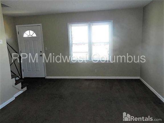 2nd image of 208 Midcliff Dr