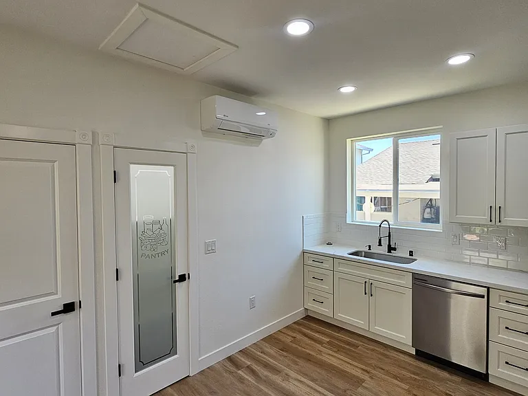 101 Randall Ave #B — Photo 11
