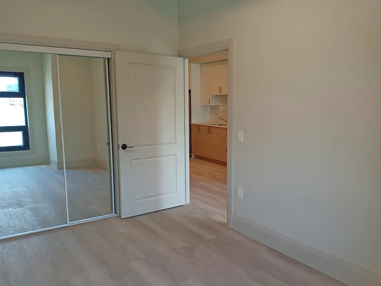 75 Barrie Rd — Photo 12