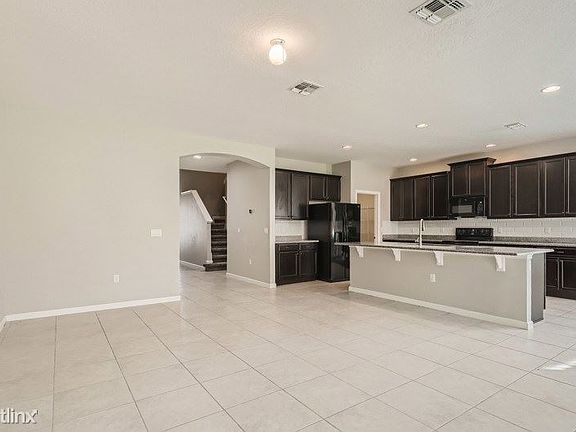 4th image of 6812 Goldflower Ave