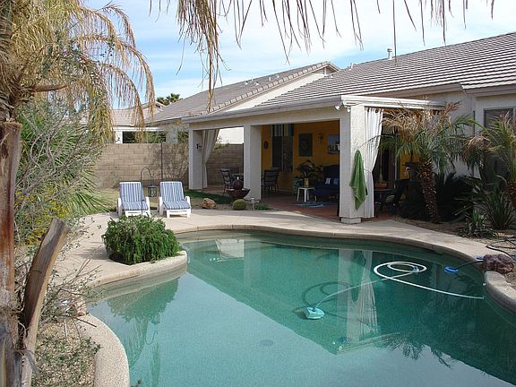 Pool, patio, bay window in master