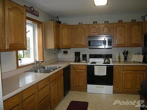 Great Kitchen w/Stainless Appliances