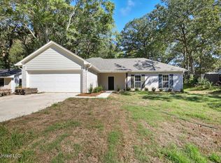 711 E Leake St, Clinton, MS 39056