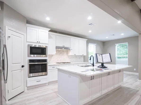 15803 Sugarmaple Ln, Santa Fe, TX 77517