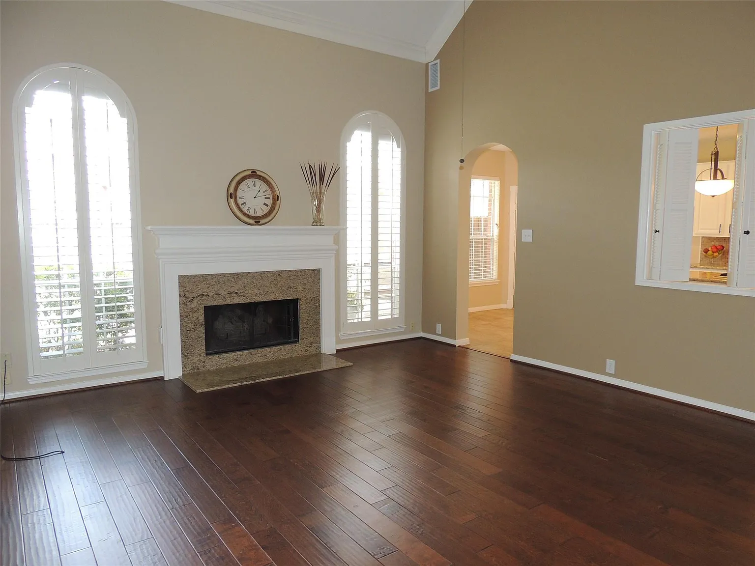 4 bed, 3.5 bath, 3251 sqft, $3,980 — Photo 4