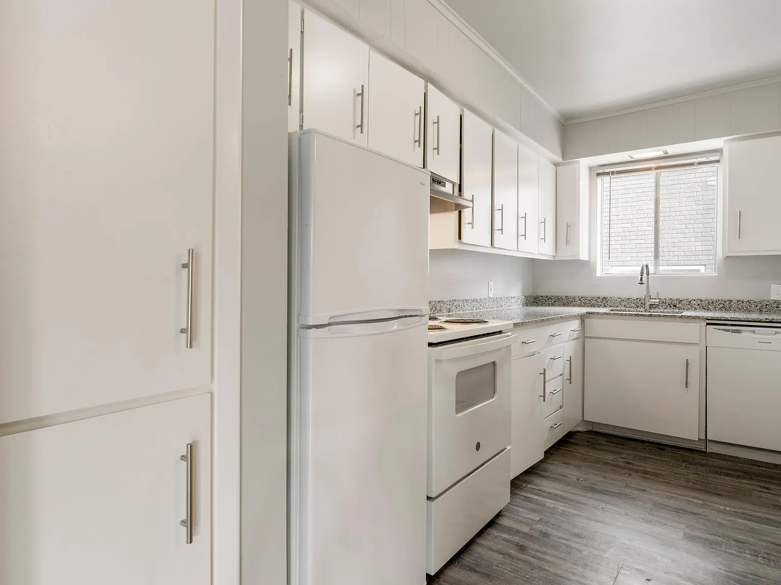 1 bed, 750 sqft, $1,050 — Photo 2