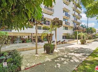 325 N Oakhurst Dr Penthouse 2, Beverly Hills, CA 90210