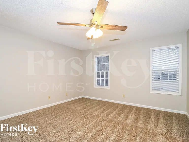 2055 Ardmore Village Ln — Photo 11