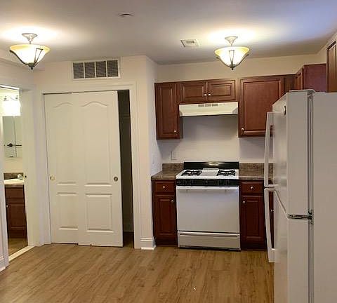 Eat-in kitchen with pantry