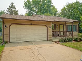 2200 S Judy Ave, Sioux Falls, SD 57103