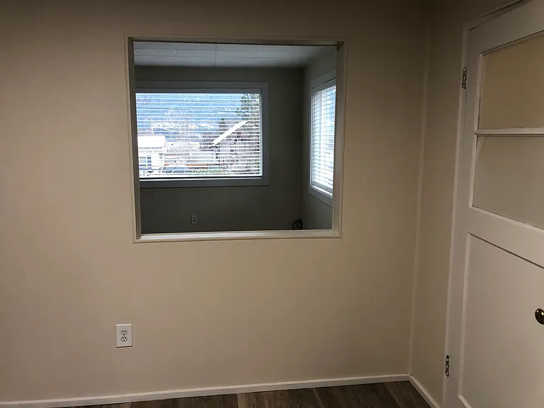 306 W Jefferson St — Photo 10