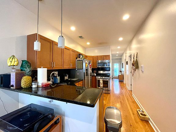 3rd image of 3505 W Diversey Ave #1