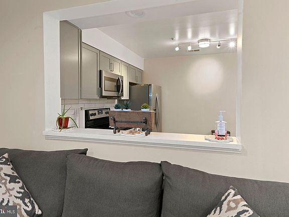5th image of 18912 Highstream Dr #709