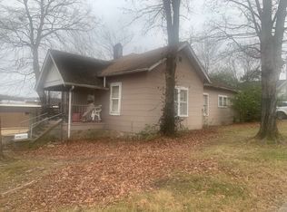 305 N Grand Ave, Doniphan, MO 63935