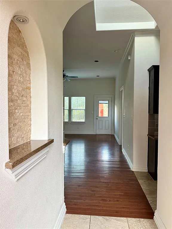 2 bed, 2.0 bath, 1000 sqft, $1,550 — Photo 2