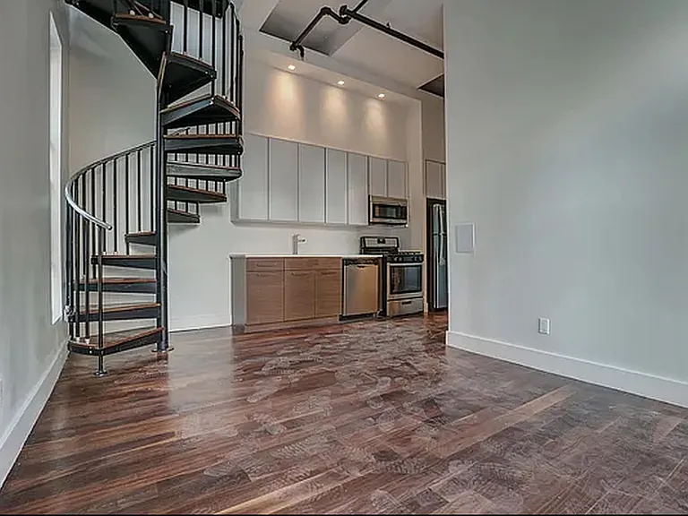 364 Bedford Ave #G4 — Photo 2