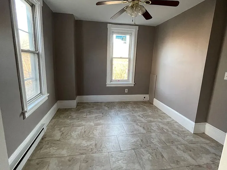 141 W Ridge St — Photo 2