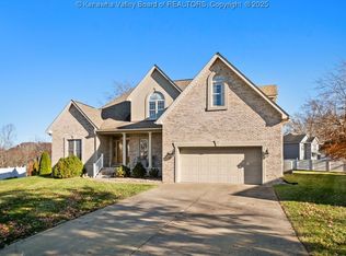 1050 Saint Ives Dr, Hurricane, WV 25526