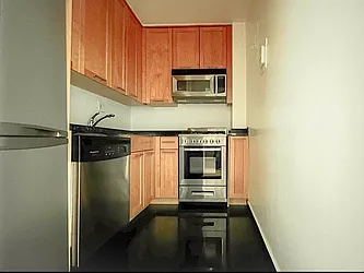 Rented by Manhattan Realty Group