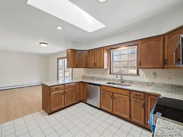 30 Shore Blvd — Photo 14