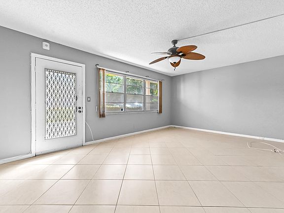 5th image of 2103 Lucaya Bend #E1